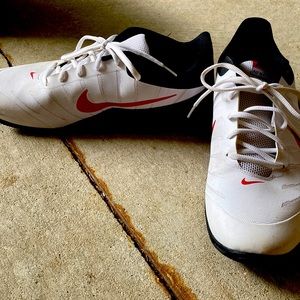 Barely worn Nike Air Mavin 2 men’s shoes. Size 13.